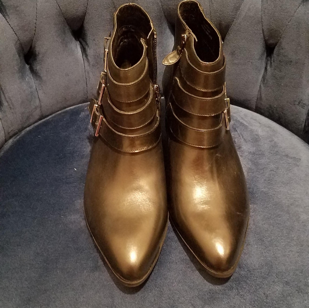 Black boots